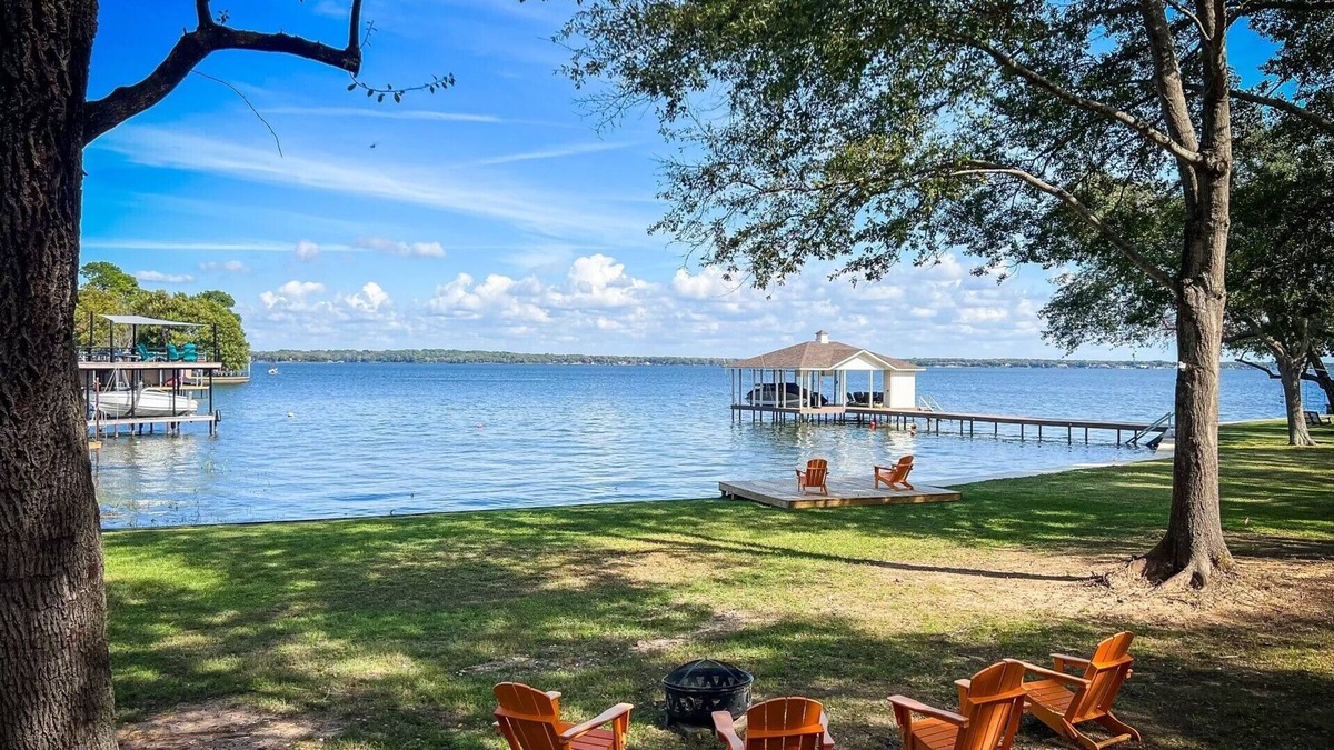 Tool House | Completely Renovated Open Waterfront Sunrise View Midcentury-Modern Private Home