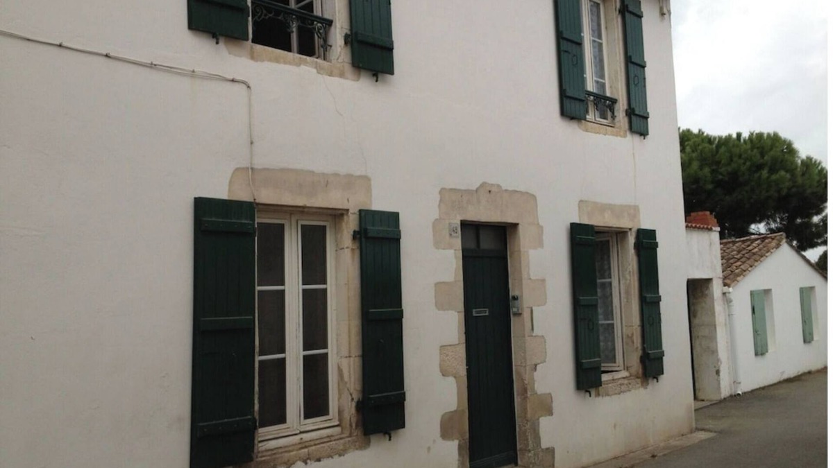 Loix House | Completely renovated typical Réthaise house - Sleeps 4