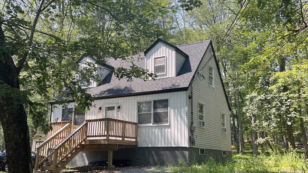 Lackawaxen House | Completely renovated house in amenities-filled Masthope community/Ski Big Bear