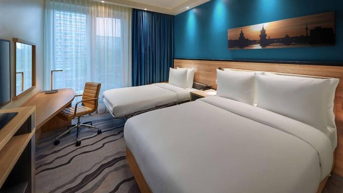 Mitte Hotel | Complimentary Breakfast & City Views! Short drive to Pergamon Museum!