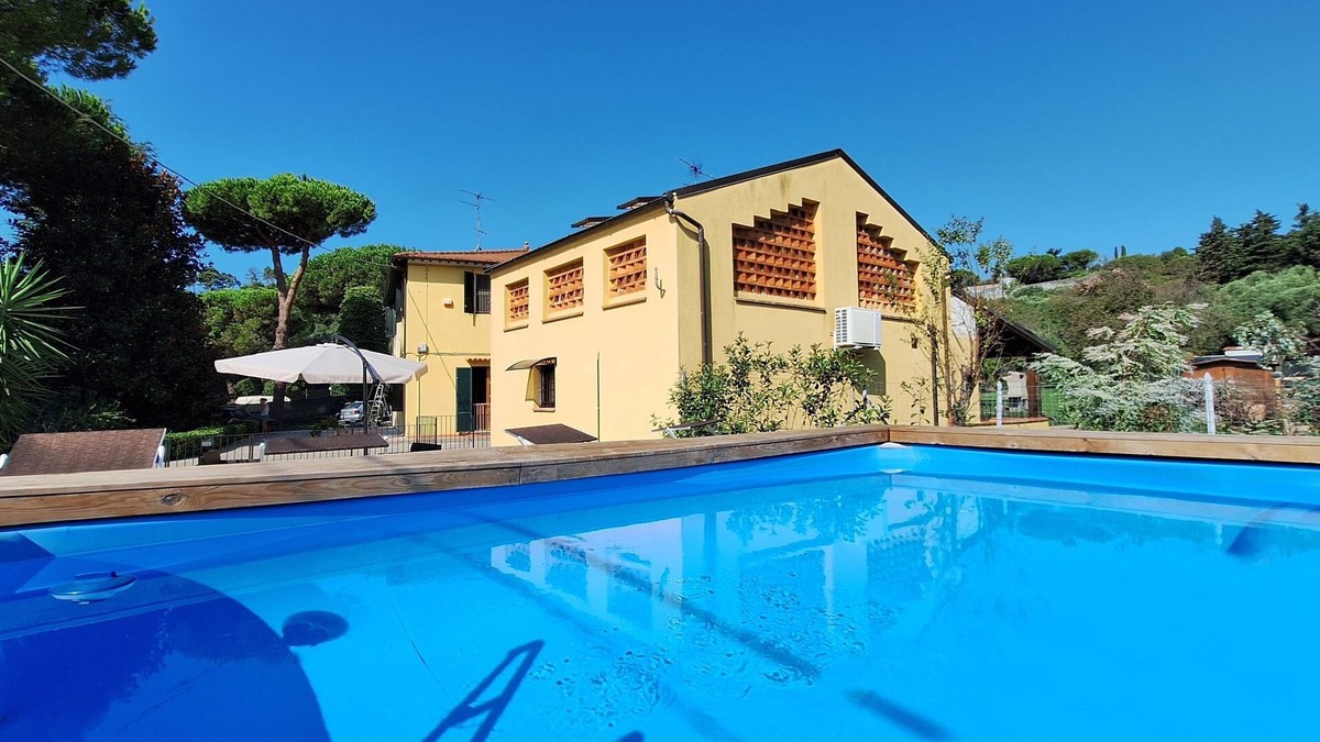 Massarosa House | Conca Oro New House on Hill between Lucca and the sea with pool and large porch