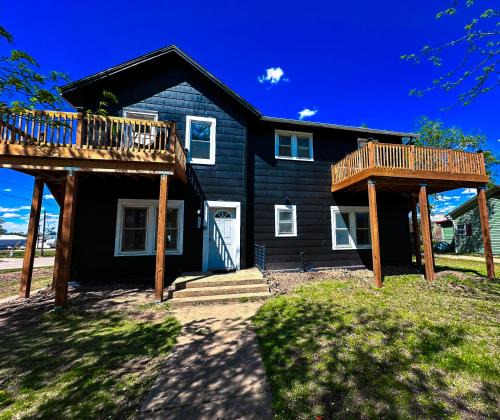 Russell House | Condo 2bd2bagrilllaundry-10pp-pet Friendly