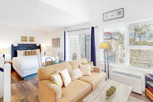 Craigleith Hotel | Condo 416 at North Creek Resort