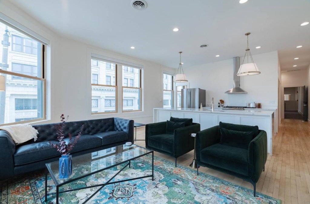 Van Buren House | 'condo A' Gallery Suite - Downtown Marion