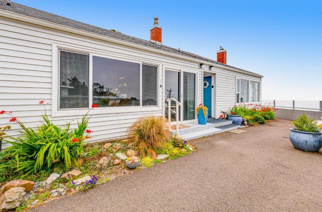 Lincoln City Hotel | Condo by the Sea