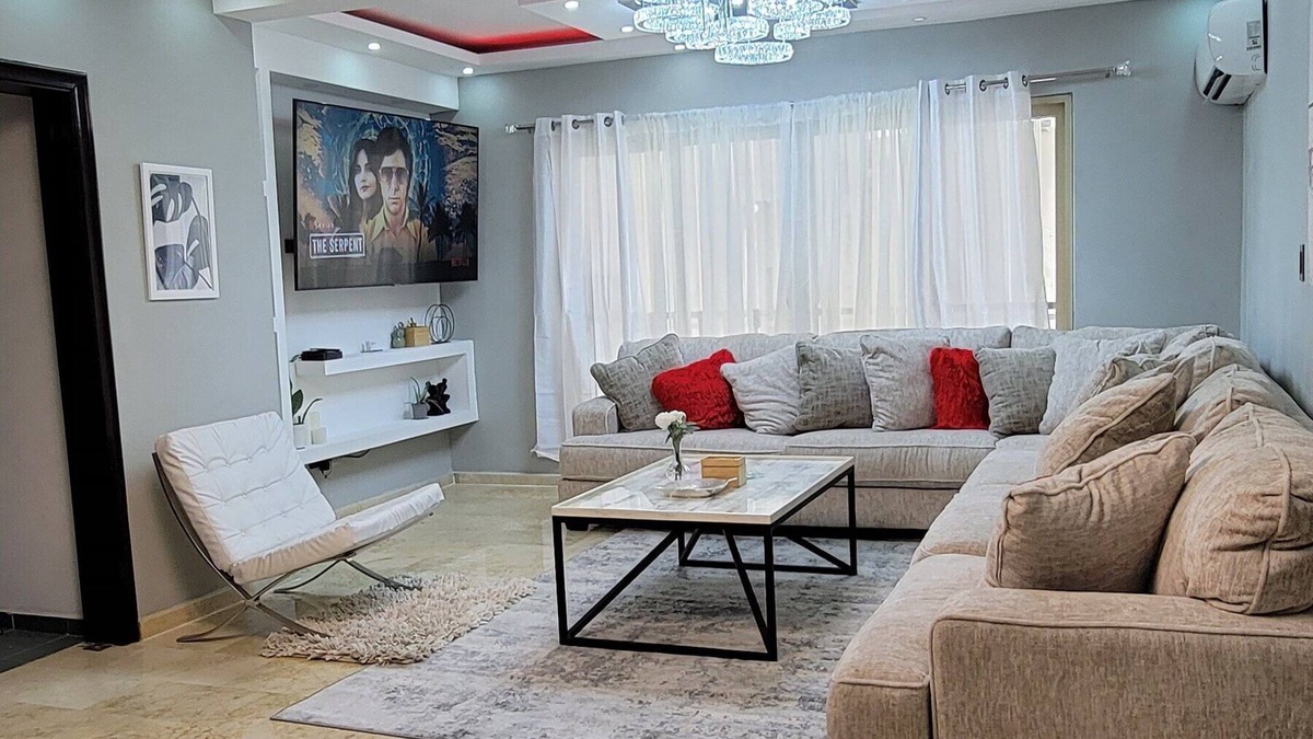 La Arboleda Condo | Condo, clinics