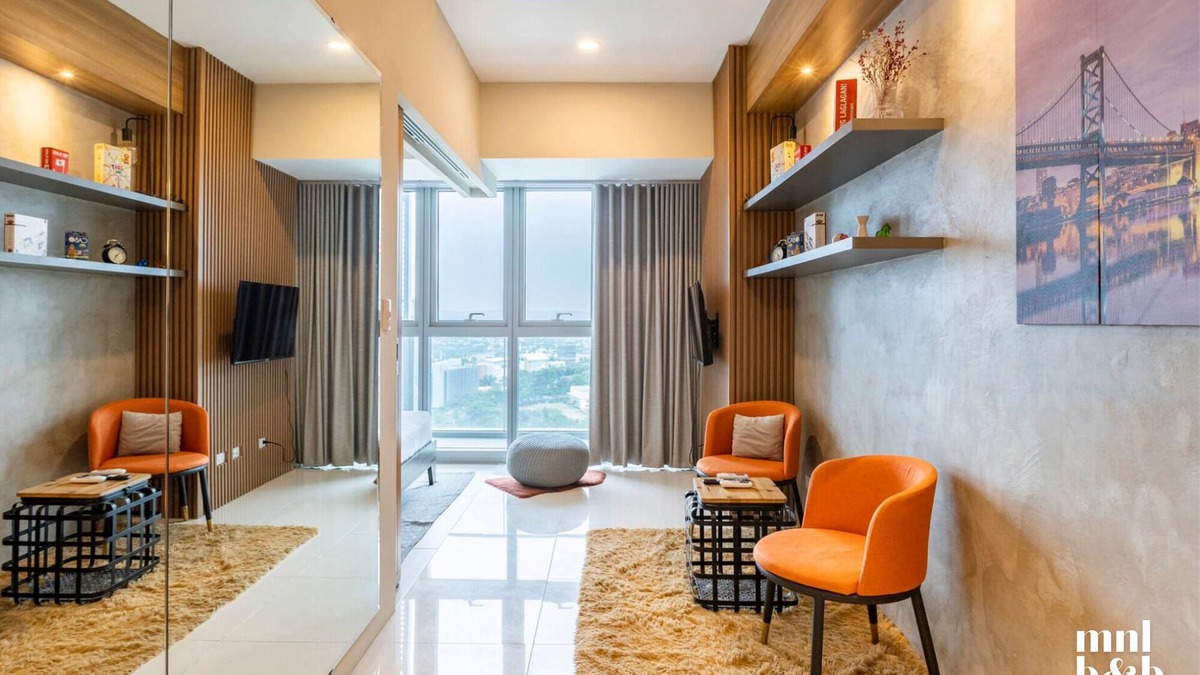 Bonifacio Global City Condo | Condo in Uptown Parksuites Tower II BGC w/Netflix, Disney+ and HBO Go