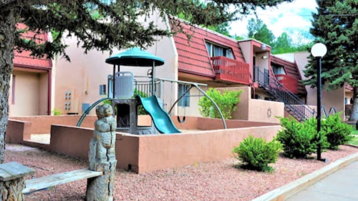 Ruidoso Condo | Condo located in a mountain resort town with ski slopes, casinos & golf courses