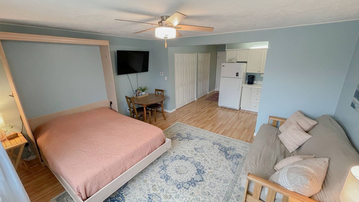 South Haven Condo | Condo on Lake Michigan Shoreline w/Private Beach