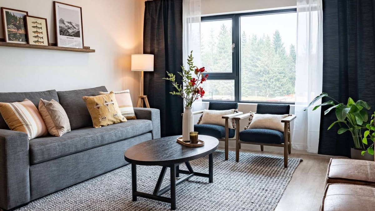 Revelstoke Condo | Condo - Revelstoke Vacations - The Selkirk House with private hot tub