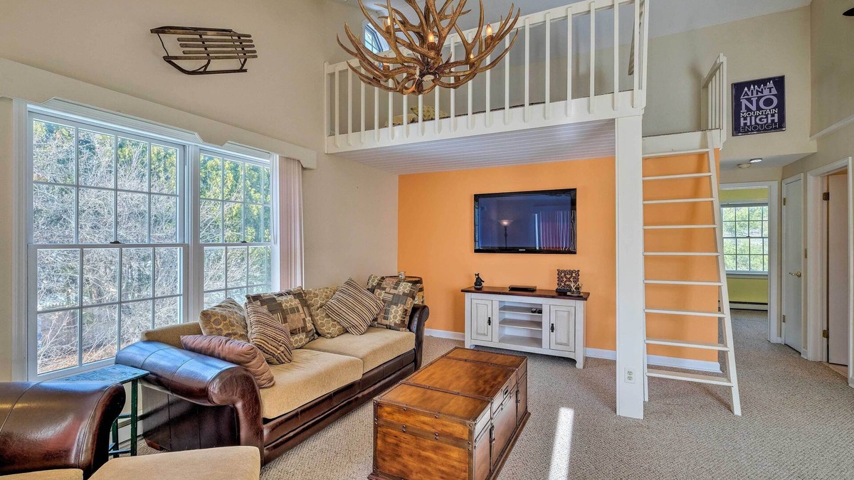 Windham Condo | Condo w/Loft: 2 Mi to Windham Mountain Ski!