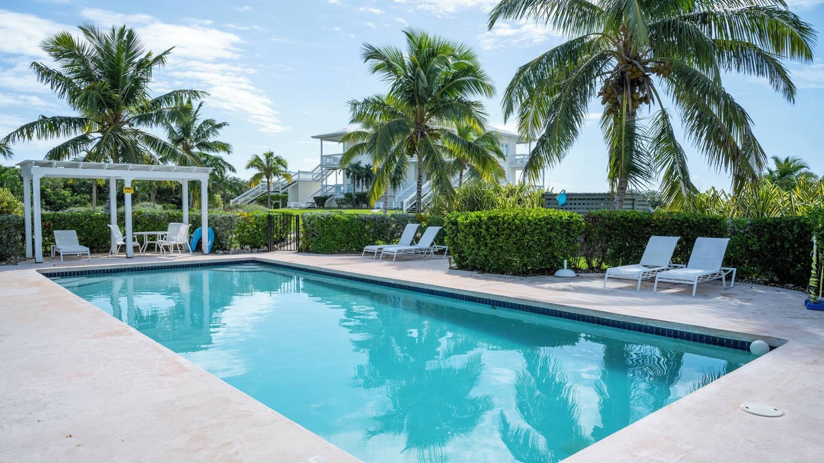 James Cistern Condo | Condo w/Views, Beach, Htd Pool, Pickleball, Golf Cart, Gym,Walk to Restaurant