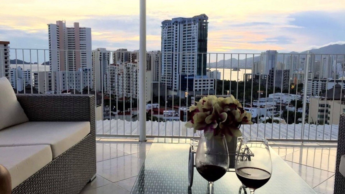 Alta Costa Azul Condo | Condo with beautiful view of Acapulco bay. Your home in this paradise city