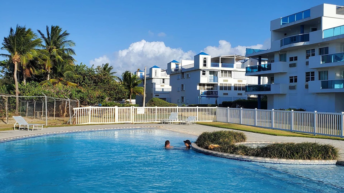 Mediania Alta Condo | Condominium by the beach. With terrace and balcony.