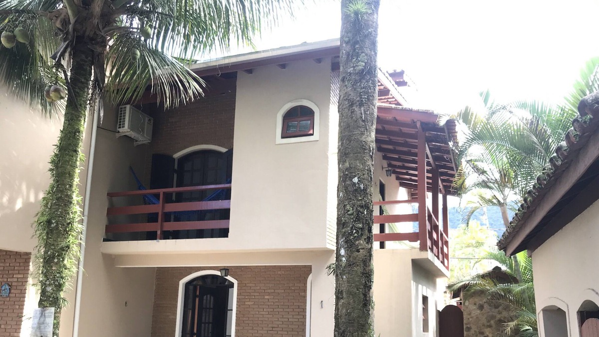 Lazaro House | Condominium Guarany