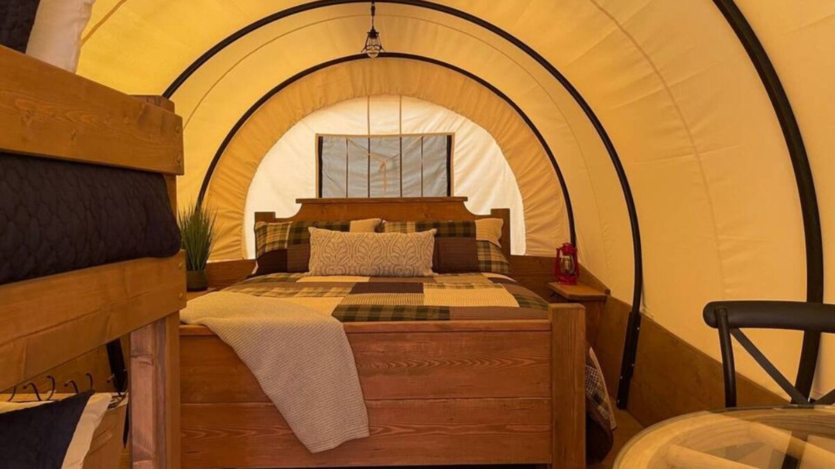 Moreland Cabin | Conestoga Wagon Retreat
