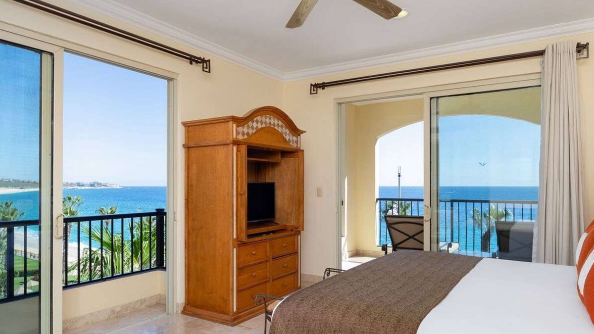 El Medano Ejidal Hotel | Confirmed reservation 2 bdrm suite at Villa Del Arco Great views, on the beach.