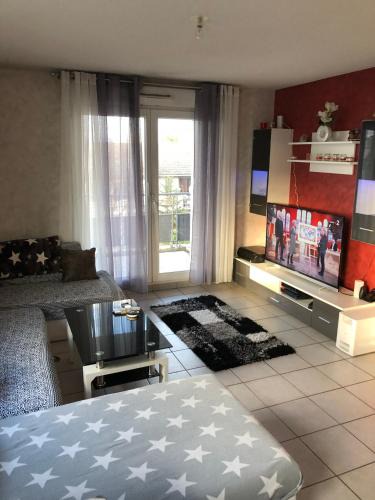 Vaulx-en-Velin Apartment | Confort d’Ange
