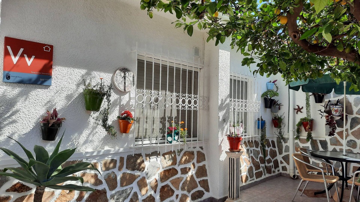 Santiago de la Ribera House | Confortable 3-bed House, Bungalow