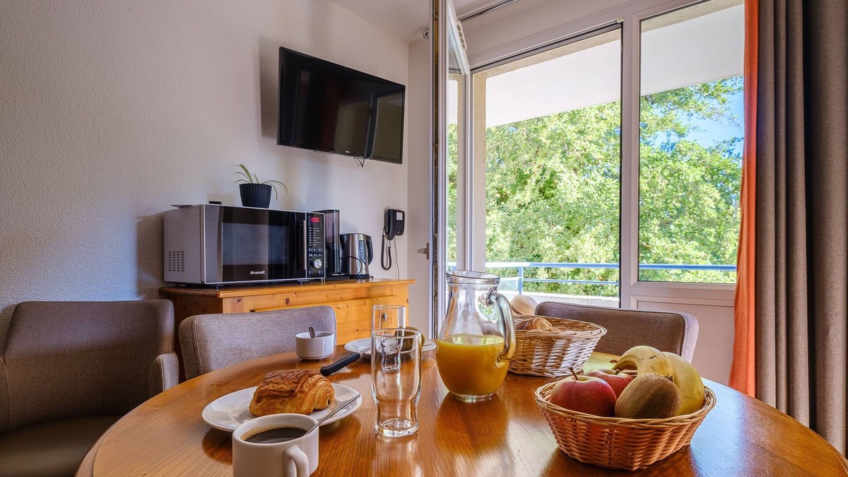 Lons-le-Saunier Condo | Confortable T2 | À 800m du centre ville !