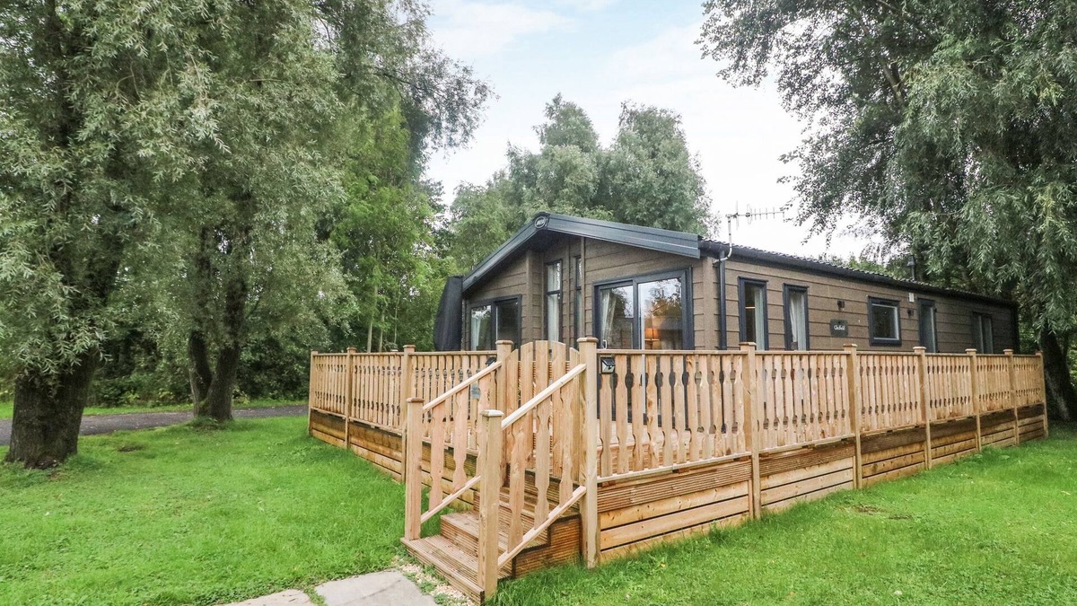 South Lakeland Leisure Village Cottage | CONISTON VIEW 9, pet friendly, country holiday cottage in Tewitfield