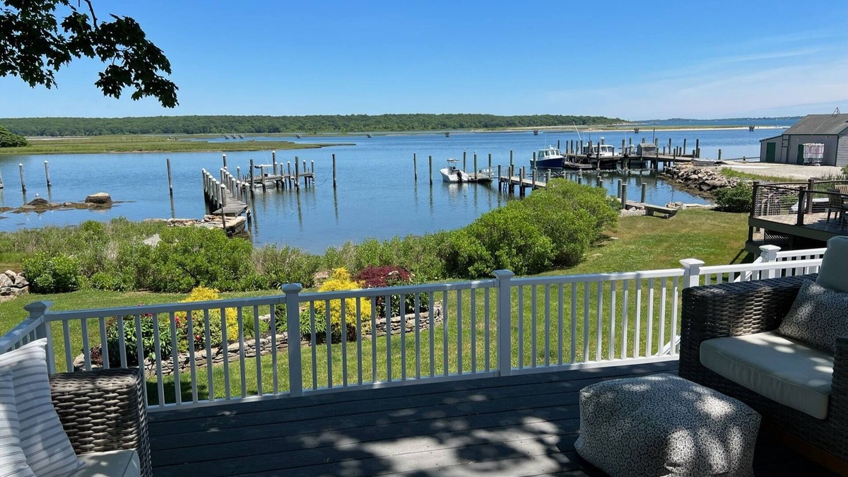 Groton House | Connecticut Coast Waterfront Home