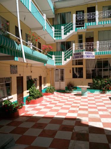 Copacabana House | Conquistador