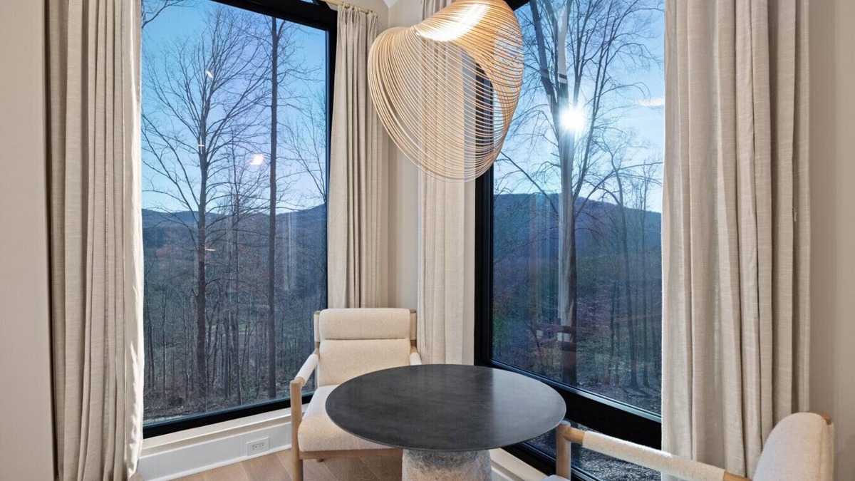 Almont Cabin | Constellation Lyra Suite