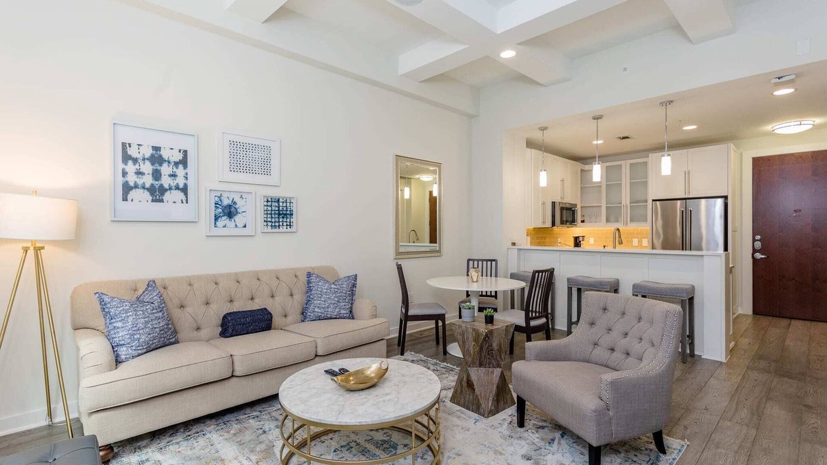 Downtown Houston Apartment | Constellations | Elegant 1 BR in Downtown Houston