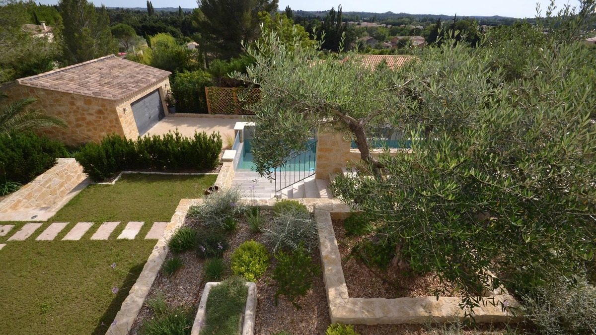 Maussane Villa | Contemporary villa with infinity pool and incredible view