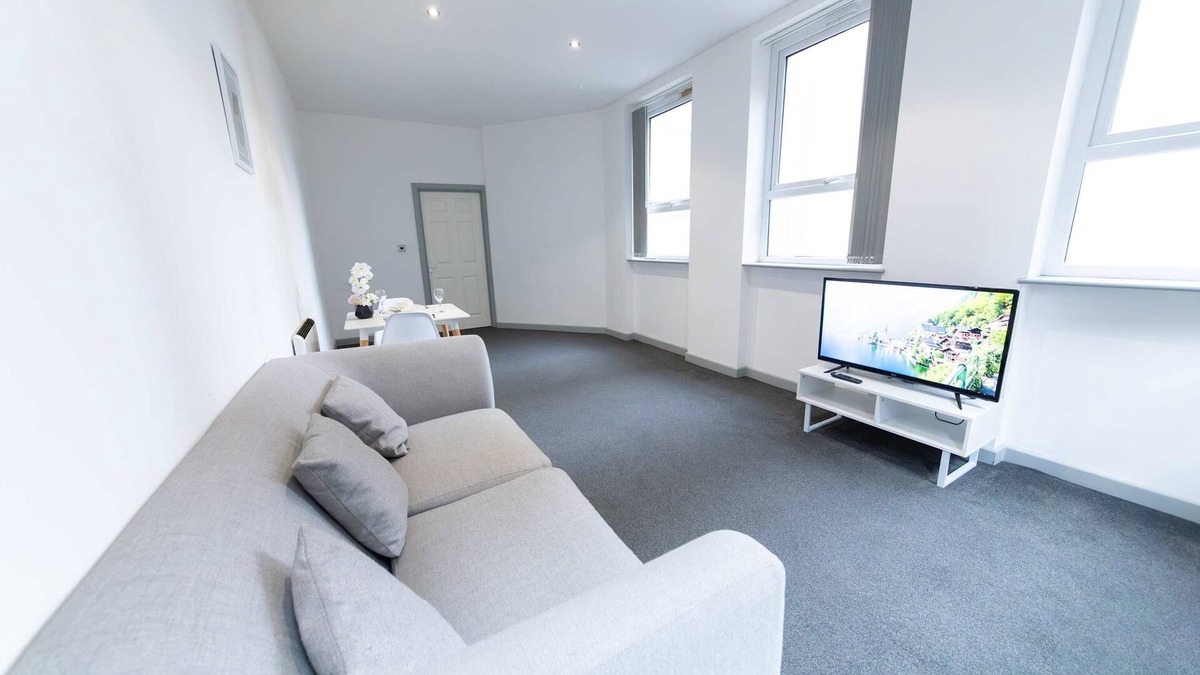 Blackburn Apartment | Contemporary 1 Bed Apartment in Blackburn Centre