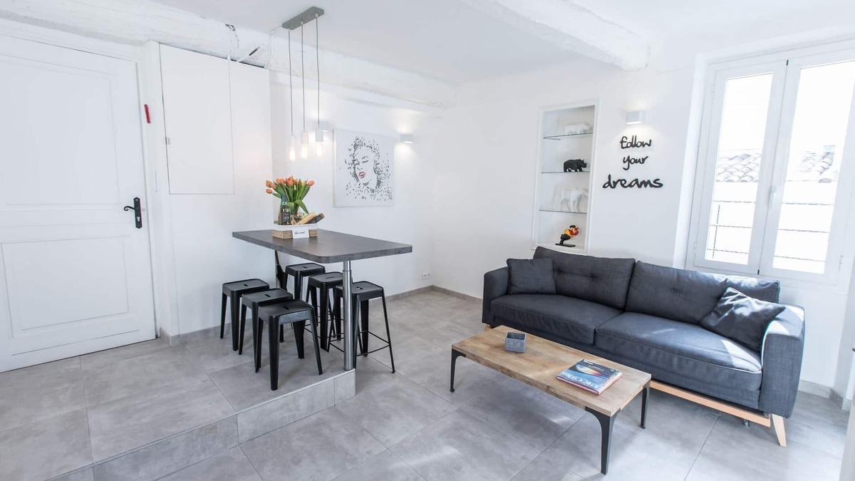 Cannes City Centre Apartment | Contemporary 1 BR 3 pax balcony Palais & Croisette 1 mn Olam Properties