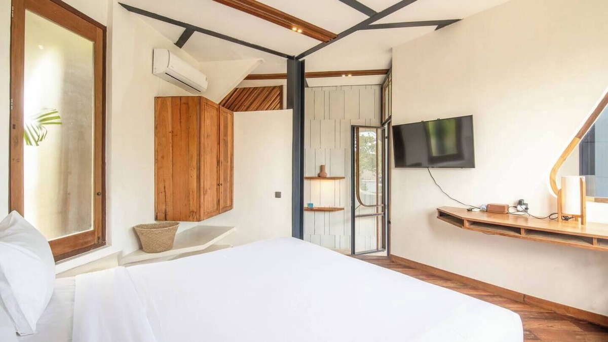 Pererenan Hotel | Contemporary 1-BR Loft with Art Deco shared pool