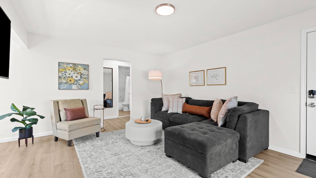 Mount Clemens Apartment | Contemporary 1BR, Fast WiFi, Pet-Friendly