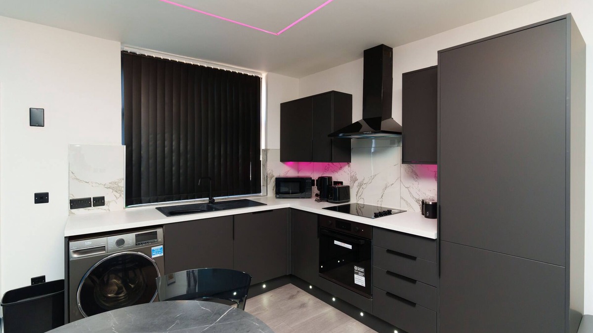 Chapeltown Apartment | Contemporary 2 Bedroom Apt in Leeds Sleeps 5