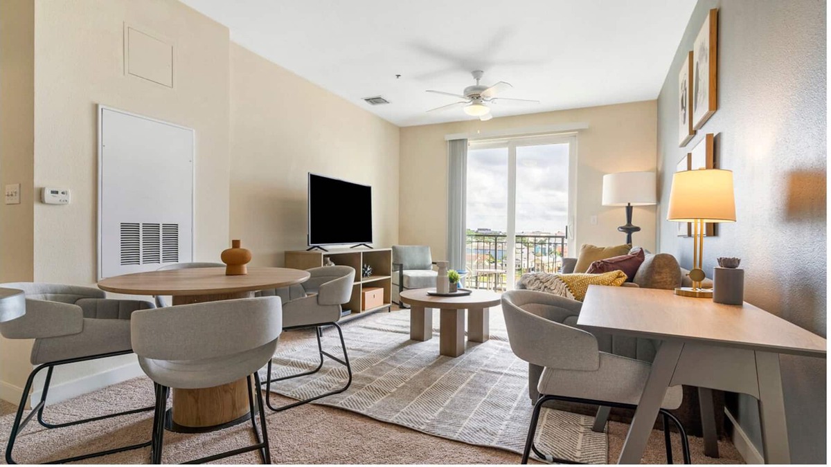 Mid-City Apartment | Contemporary 2BR, in unit Washer/Dryer, FREE parking with all amenities!