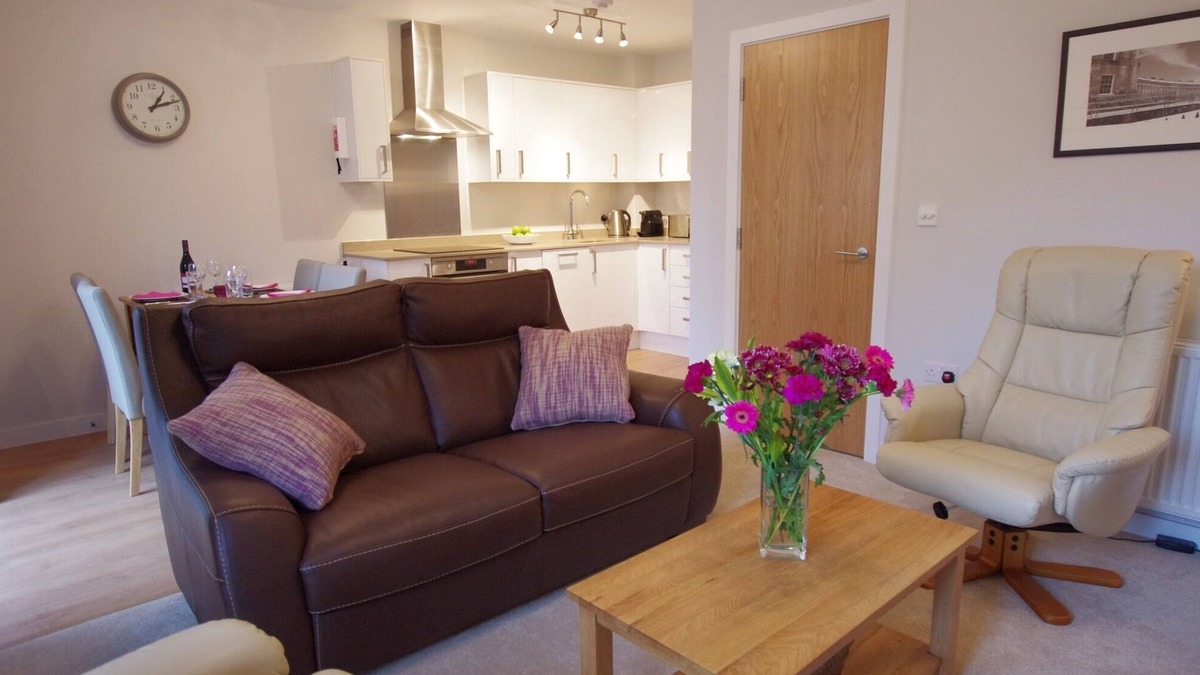 Bath Apartment | Contemporary Apartment In Central Bath, Somerset, England