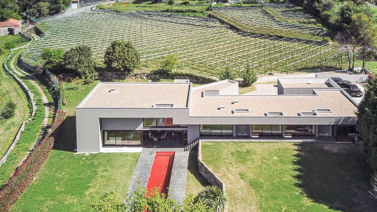 Santo Tirso House | Contemporary Architecture - "Oak House"