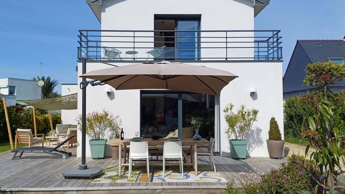 Trevignon House | Contemporary by the sea