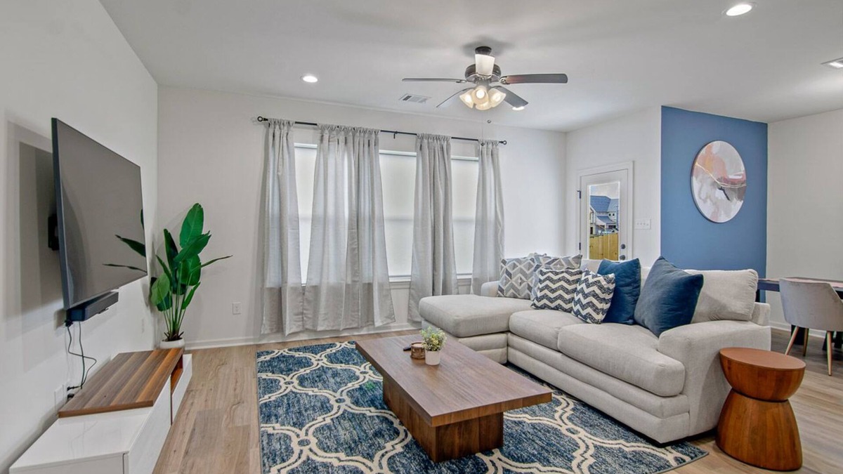 Highlands - Perkins Condo | Contemporary, centrally located townhome near LSU!