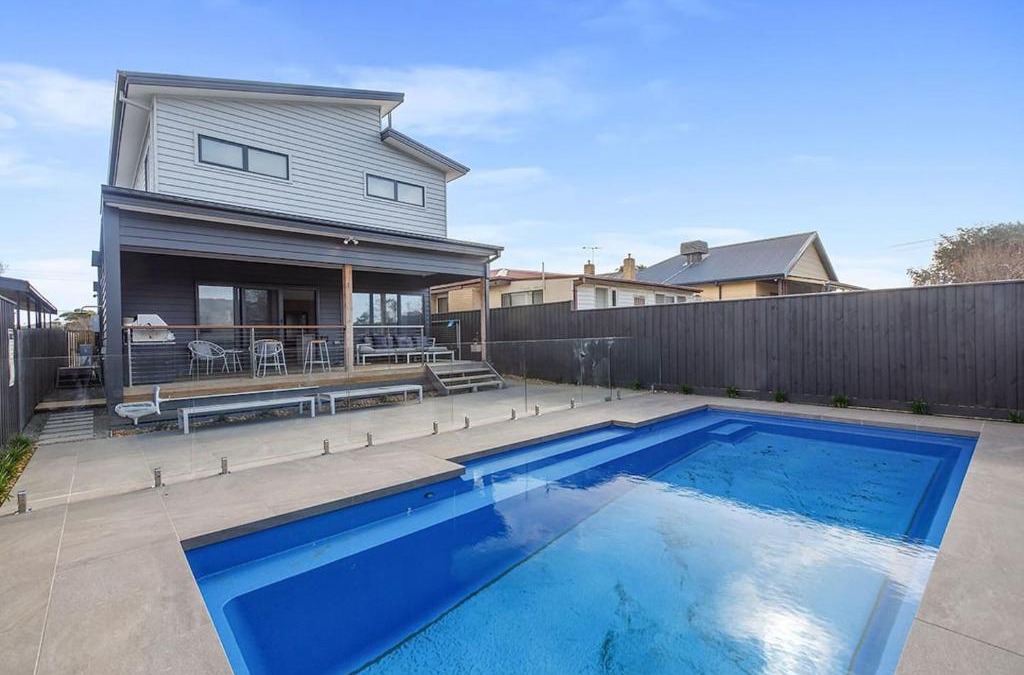 Rosebud Villa | Contemporary Coastal Escape with Sparkling Pool