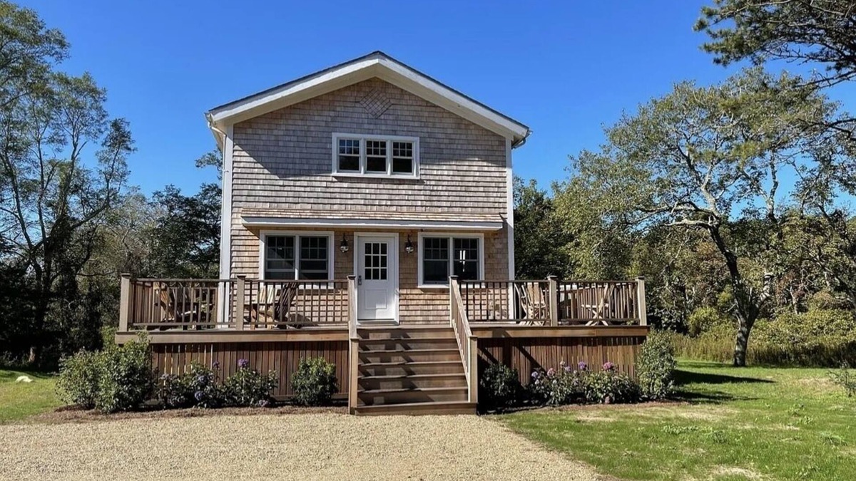 Edgartown Cottage | Contemporary cottage with outdoor shower infrared sauna 6 Min drive to the beach