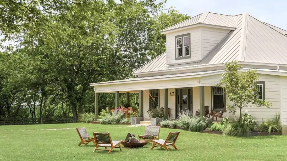 Lockhart House | Contemporary Country Farmhouse in Lockhart Texas