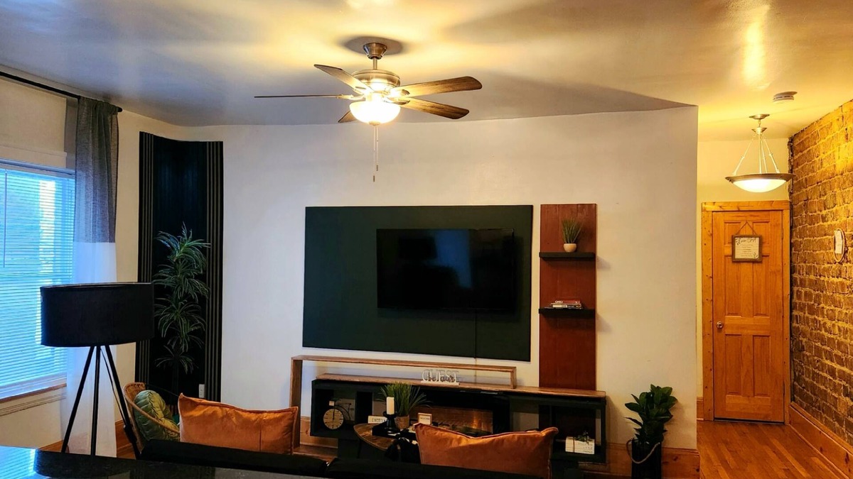 Cleveland Apartment | Contemporary Coventry:1 bd w Fireplace. NEAR Case, Cle Clinic, UH, downtown!