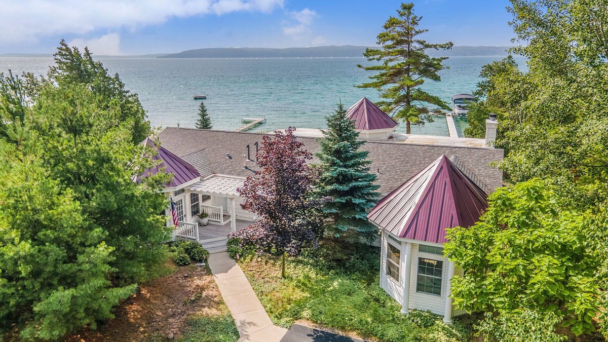 Lake Township Cottage | Contemporary Crystal Lake Beachfront Cottage