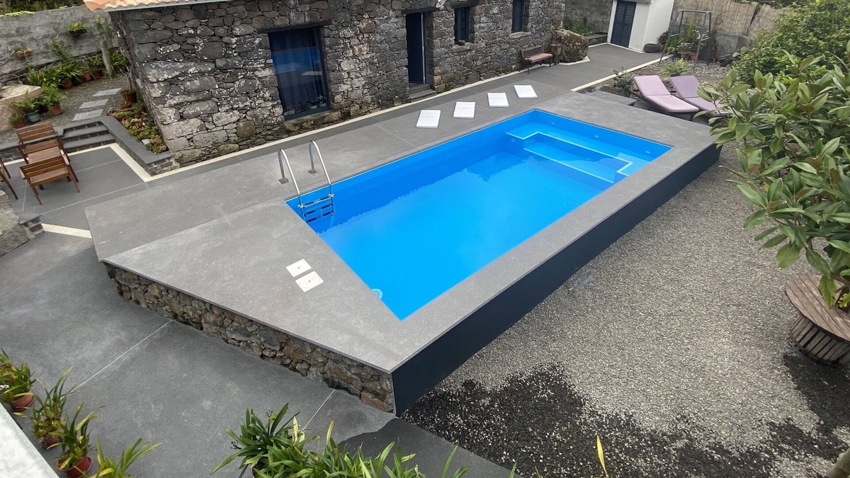 Ponta Delgada Cottage | Contemporary designed cottage with pool