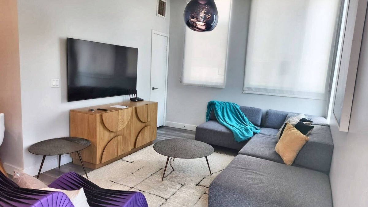 Fairfax District Hotel | Contemporary Hollywood Haven on Spaulding Ave – Complimentary WiFi & Parking