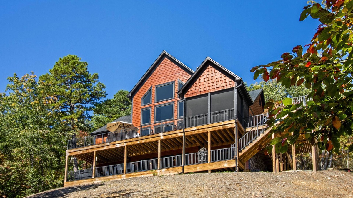 Massanutten House | Contemporary home, stunning mountain views!