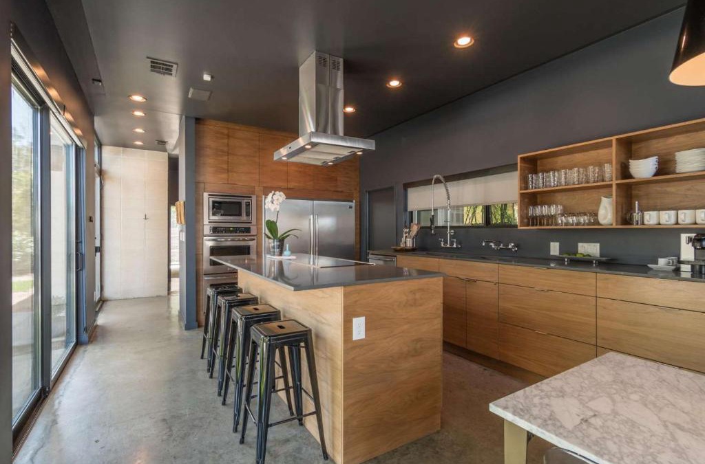 Holly House | Contemporary Home In Downtown Austin