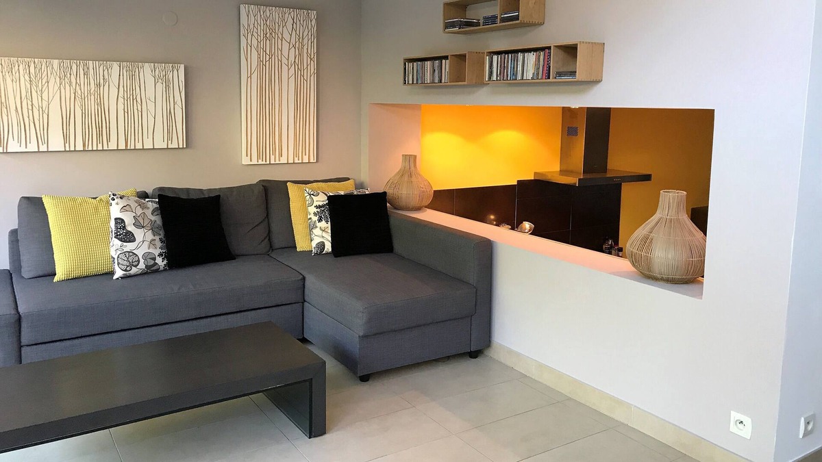 Aiguerelles House | CONTEMPORARY HOUSE with GARDEN, ideally placed